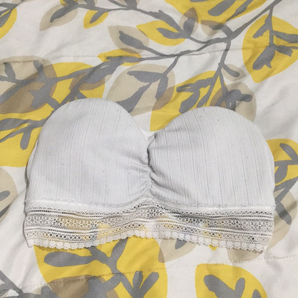 White strapless bra